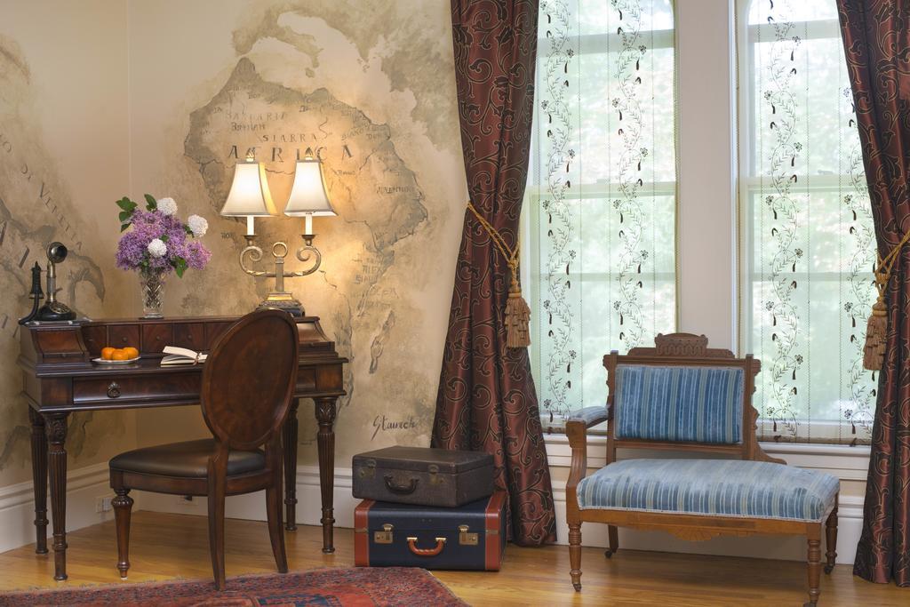 Queen Room
